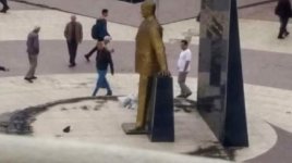 adapazari-nda-ortalik-karisti-ataturk-anitina-9644741_4325_m.jpg