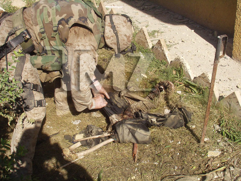 iraq-soldier-bodies-on-fire-marine-investigation-photos-01-480w.jpg