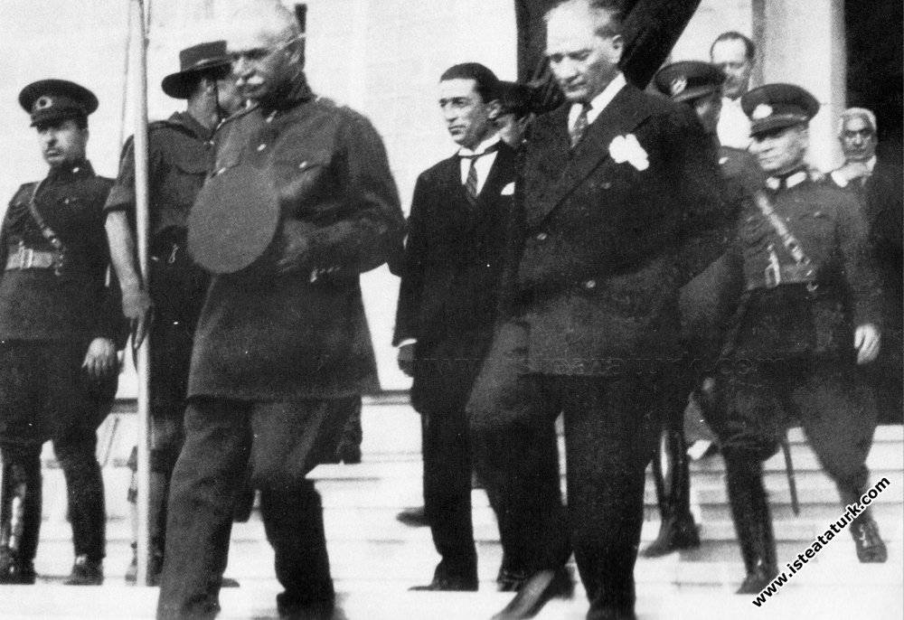 Rıza pehlevi ataturk.jpg